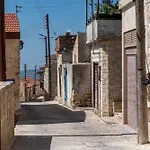Traditional Stone House In Vouni, Quiet With Courtyard & Bbq