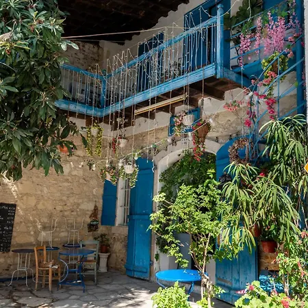 Hébergement de vacances Traditional Stone House In Vouni, Quiet With Courtyard & Bbq Vouni