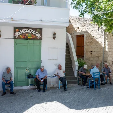 Hébergement de vacances Traditional Stone House In Vouni, Quiet With Courtyard & Bbq *