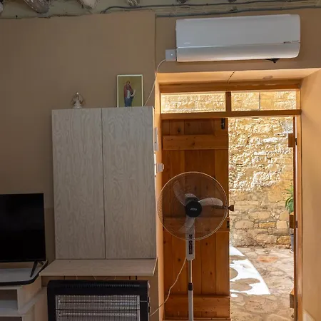 Traditional Stone House In Vouni, Quiet With Courtyard & Bbq