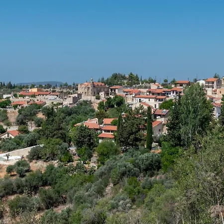 Traditional Stone House In Vouni, Quiet With Courtyard & Bbq Hébergement de vacances