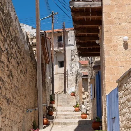 Hébergement de vacances Traditional Stone House In Vouni, Quiet With Courtyard & Bbq