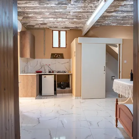 Hébergement de vacances Traditional Stone House In Vouni, Quiet With Courtyard & Bbq