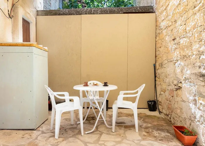 別荘 Traditional Stone House In Vouni, Quiet With Courtyard & Bbq