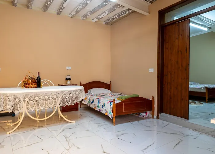 別荘 Traditional Stone House In Vouni, Quiet With Courtyard & Bbq *