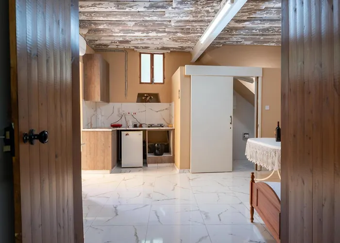 別荘 Traditional Stone House In Vouni, Quiet With Courtyard & Bbq